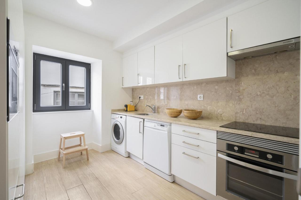 Warm And Cozy Parquet Flooring Apartment In Алмада Екстер'єр фото