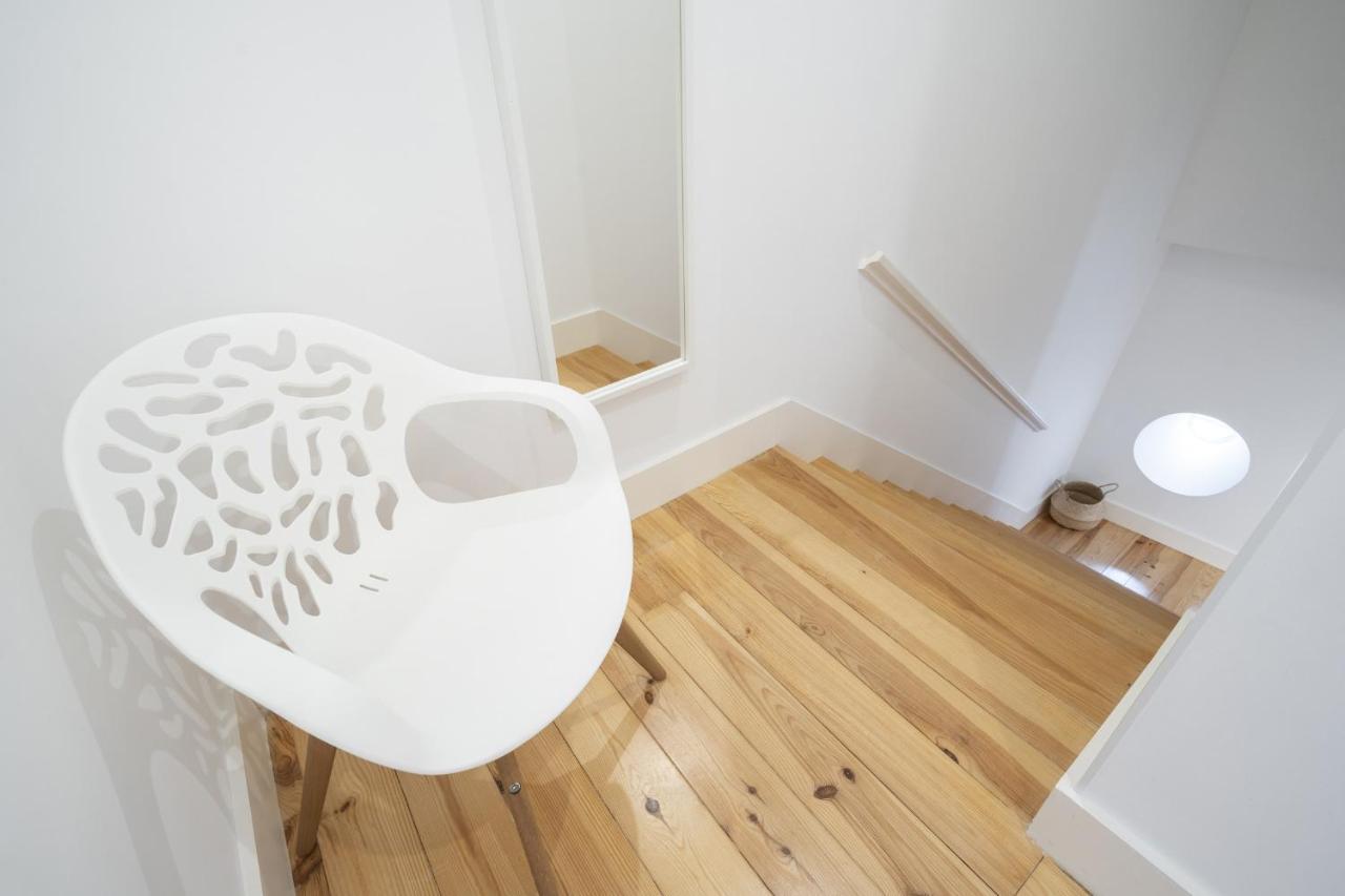 Warm And Cozy Parquet Flooring Apartment In Алмада Екстер'єр фото